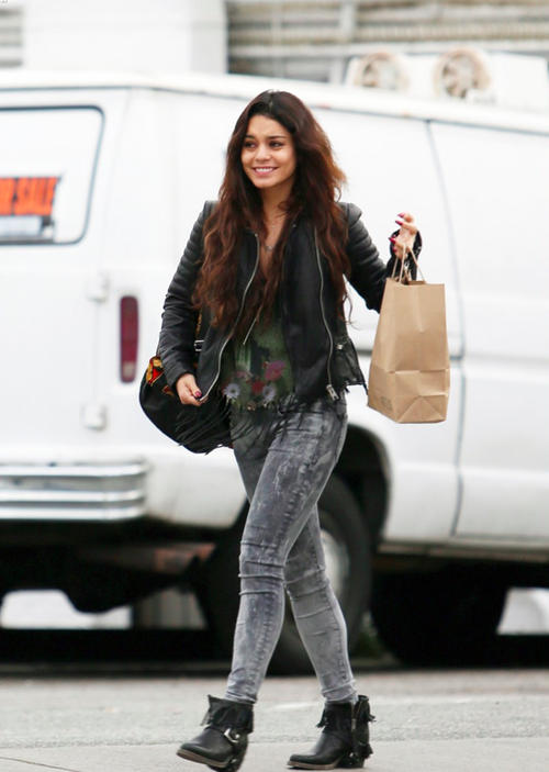 VANESSA HUDGENS Style. STYLE NEWS. Vanessa Hudgen's Can't Resist a Fringed Frock. STYLE NEWS. Vanessa Hudgens Looks Flirty In Turks & Caicos Wearing A Gingham Bikini. STYLE NEWS. Vanessa Hudgens Is Perfecting Her Craft As A Teen Witch. STYLE NEWS. Vanessa Hudgens Can't Stop Wearing These Parker Smith Jeans.